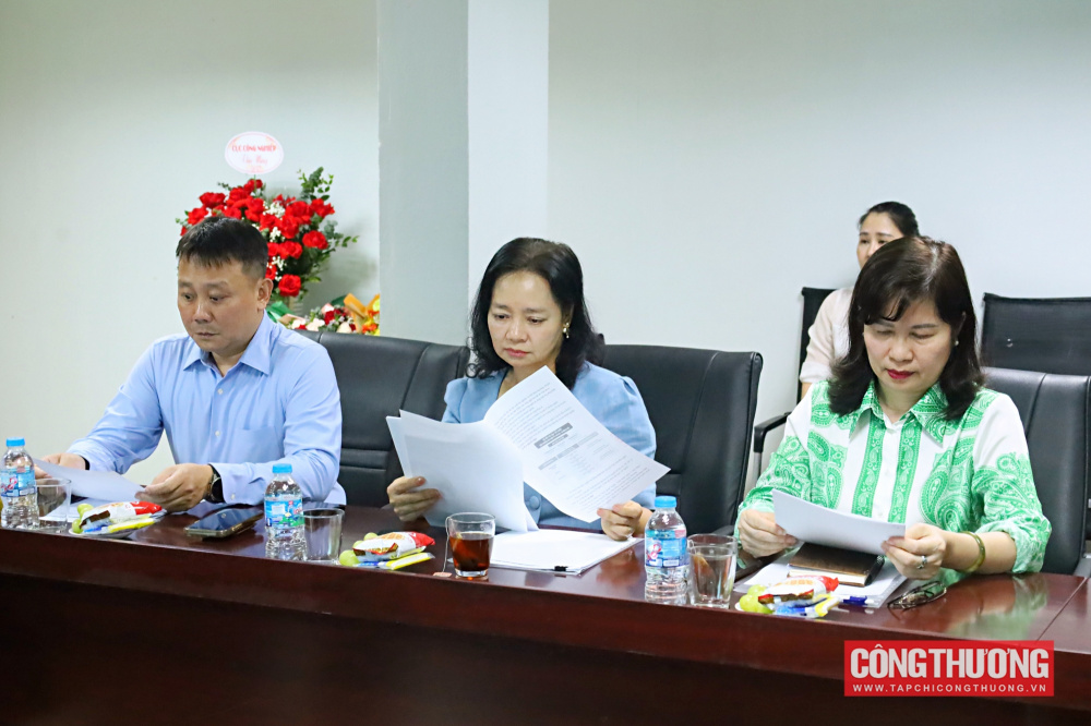 Một số hình ảnh tại buổi làm việc của lãnh đạo Bộ Công Thương và Lễ công bố Quyết định bổ nhiệm Viện trưởng Viện Nghiên cứu Điện tử, Tin học, Tự động hóa