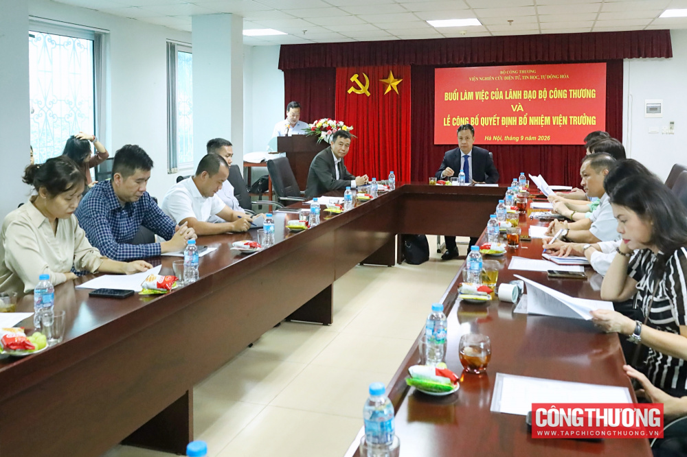 Một số hình ảnh tại buổi làm việc của lãnh đạo Bộ Công Thương và Lễ công bố Quyết định bổ nhiệm Viện trưởng Viện Nghiên cứu Điện tử, Tin học, Tự động hóa