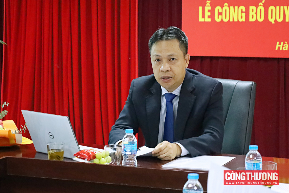 Một số hình ảnh tại buổi làm việc của lãnh đạo Bộ Công Thương và Lễ công bố Quyết định bổ nhiệm Viện trưởng Viện Nghiên cứu Điện tử, Tin học, Tự động hóa