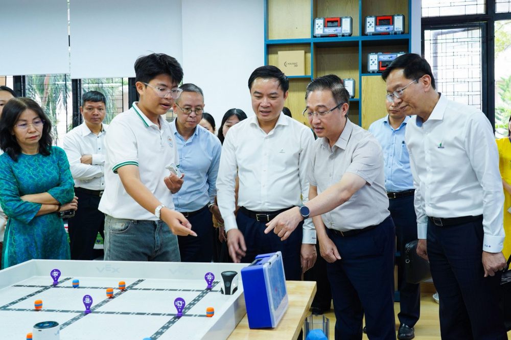 STEM INNOVATION PETROVIETNAM