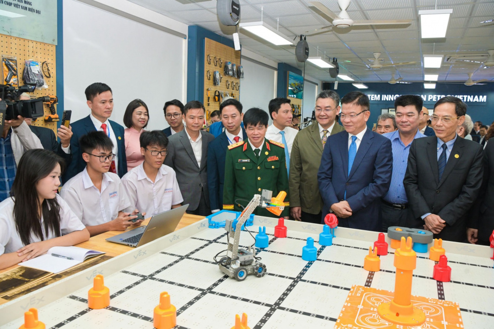 STEM INNOVATION PETROVIETNAM