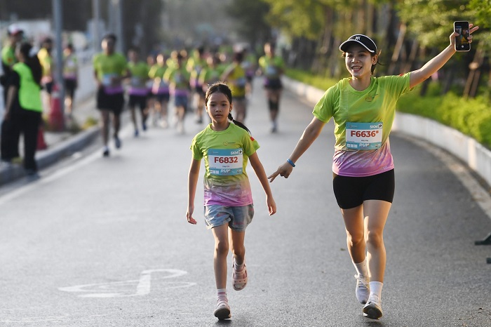 Qua 5 mùa tổ chức, Run For Love trở thành điểm hẹn quen thuộc của cộng đồng yêu chạy bộ trong mùa thu Hà Nội.