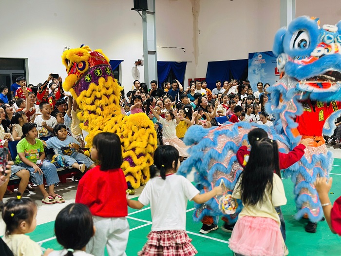 Chương trình mang đến những khoảnh khắc giao lưu vui nhộn, đáng nhớ cho các em nhỏ