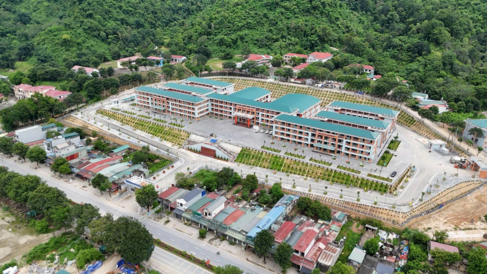 trường Petrovietnam - Phong Thổ