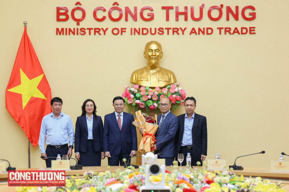 Trao Quyết định bổ nhiệm Thứ trưởng Bộ Công Thương Lương Hoàng Thái