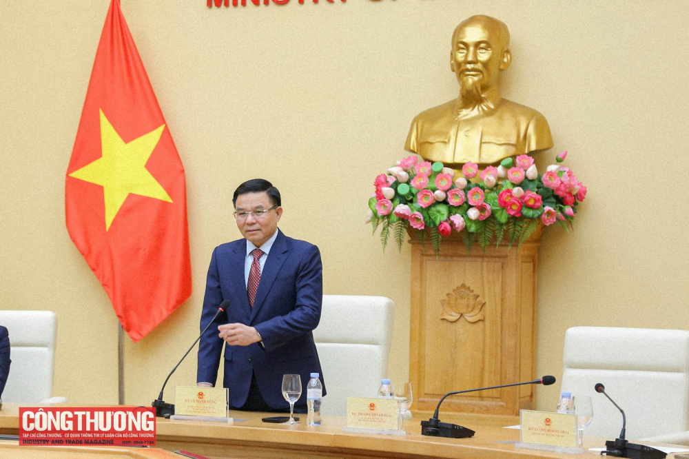 Trao Quyết định bổ nhiệm Thứ trưởng Bộ Công Thương Lương Hoàng Thái