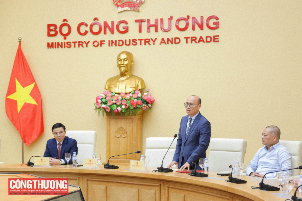 Trao Quyết định bổ nhiệm Thứ trưởng Bộ Công Thương Lương Hoàng Thái