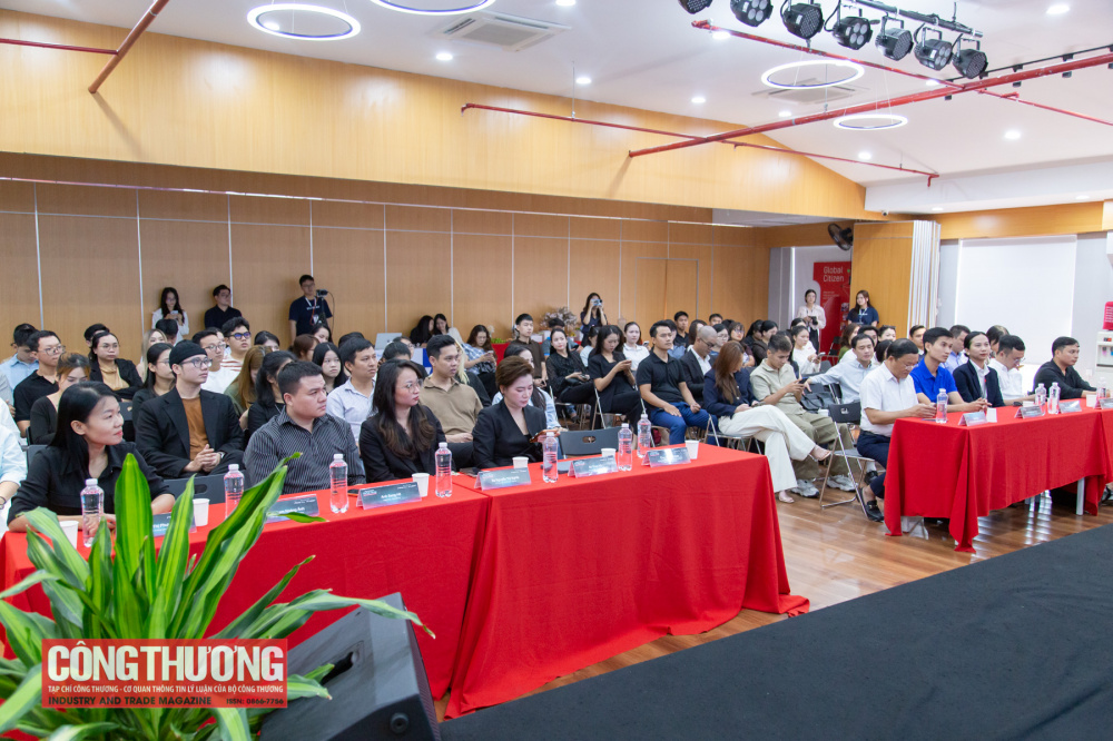 Hội thảo thu hút hơn 150 chủ doanh nghiệp, nhà bán hàng, chuyên viên marketing và sinh viên tham dự.