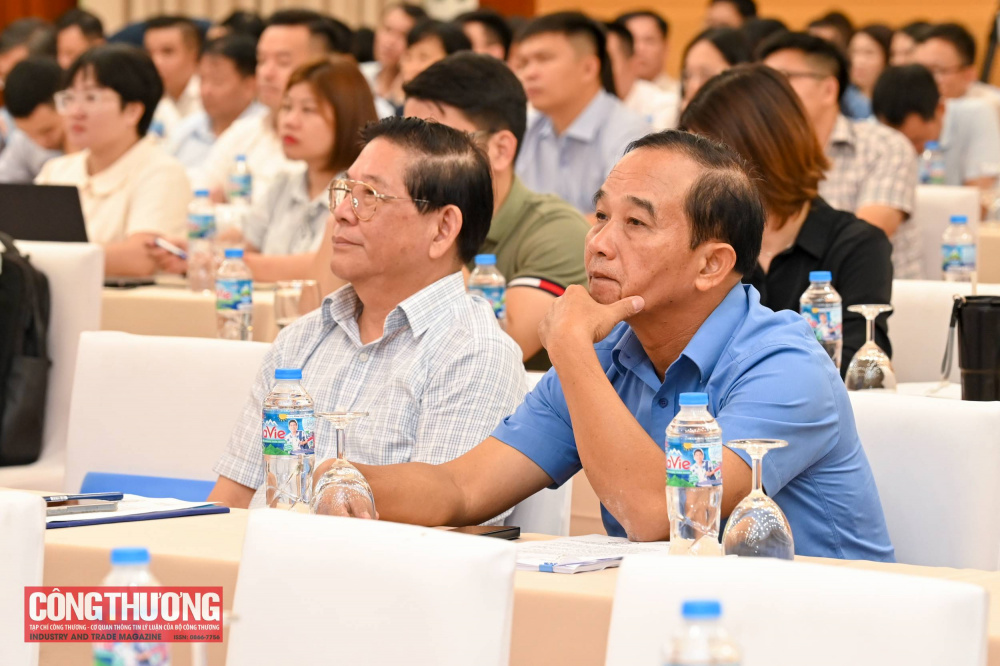 Hội nghị có sự tham dự của đại diện các Bộ, ngành; các hiệp hội; Phòng Thương mại và Công nghiệp Việt Nam (VCCI); Sở Công Thương các tỉnh, thành phố; cùng các thương nhân đầu mối sản xuất, thương nhân đầu mối kinh doanh và thương nhân phân phối xăng dầu