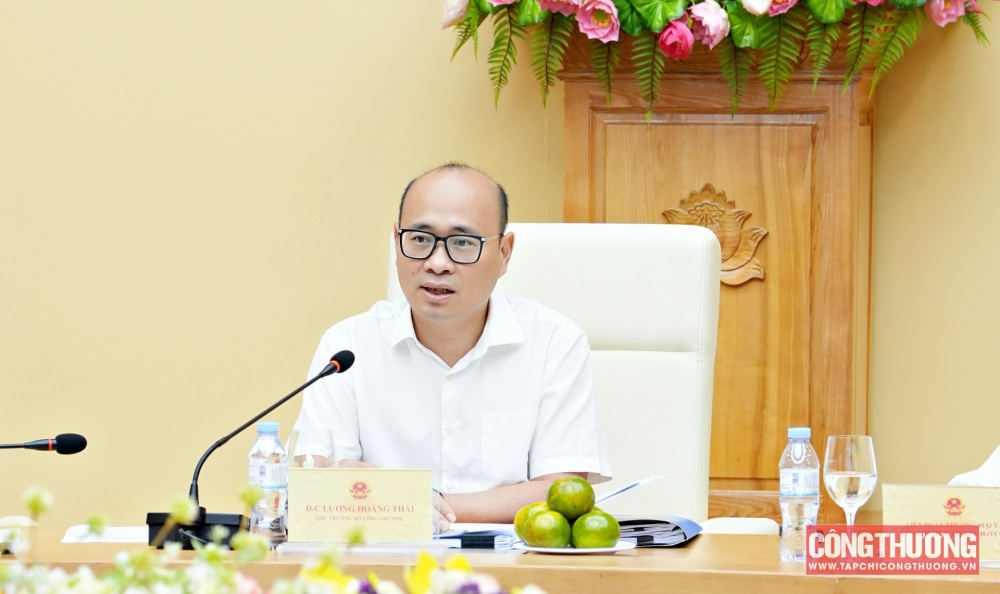  Thứ trưởng Lương Hoàng Thái