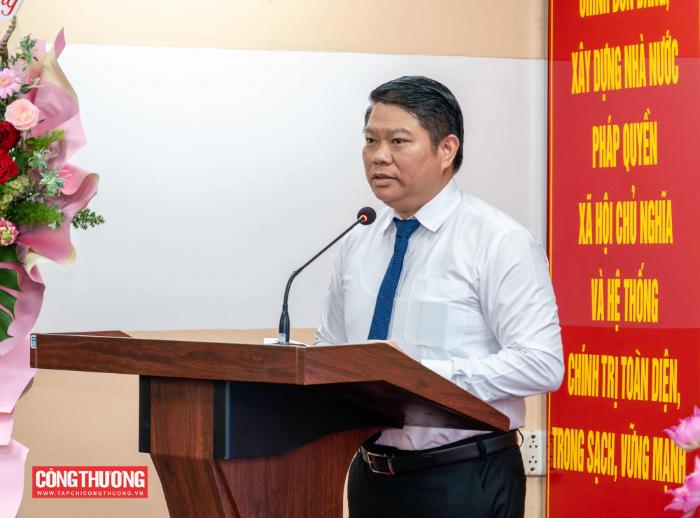 hàng Việt Nam