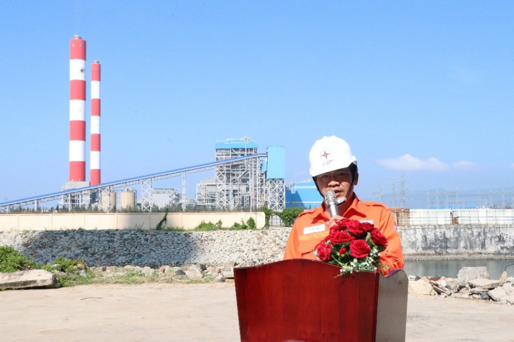 Ông Lê Việt Đức – Phó Giám đốc Công ty Nhiệt điện Vĩnh Tân phát biểu tại chương trình thực tập