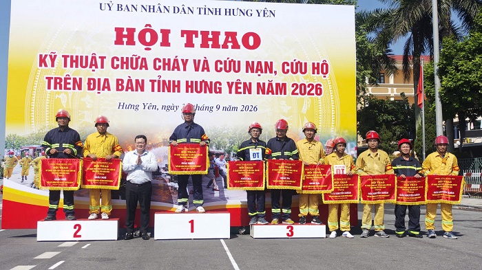 Đội tuyển Công ty Nhiệt điện Thái Bình nhận Giải Khuyến khích tại hội thao.