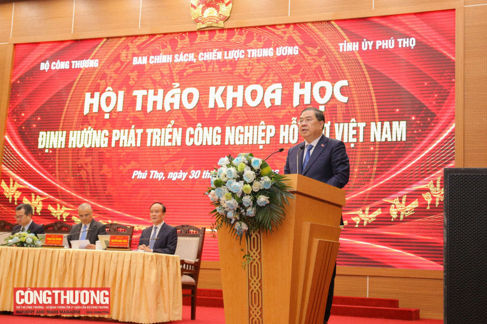 Phó Thủ tướng Thường trực Phạm Gia Túc phát biểu kết luận Hội thảo "Định hướng phát triển công nghiệp hỗ trợ Việt Nam"