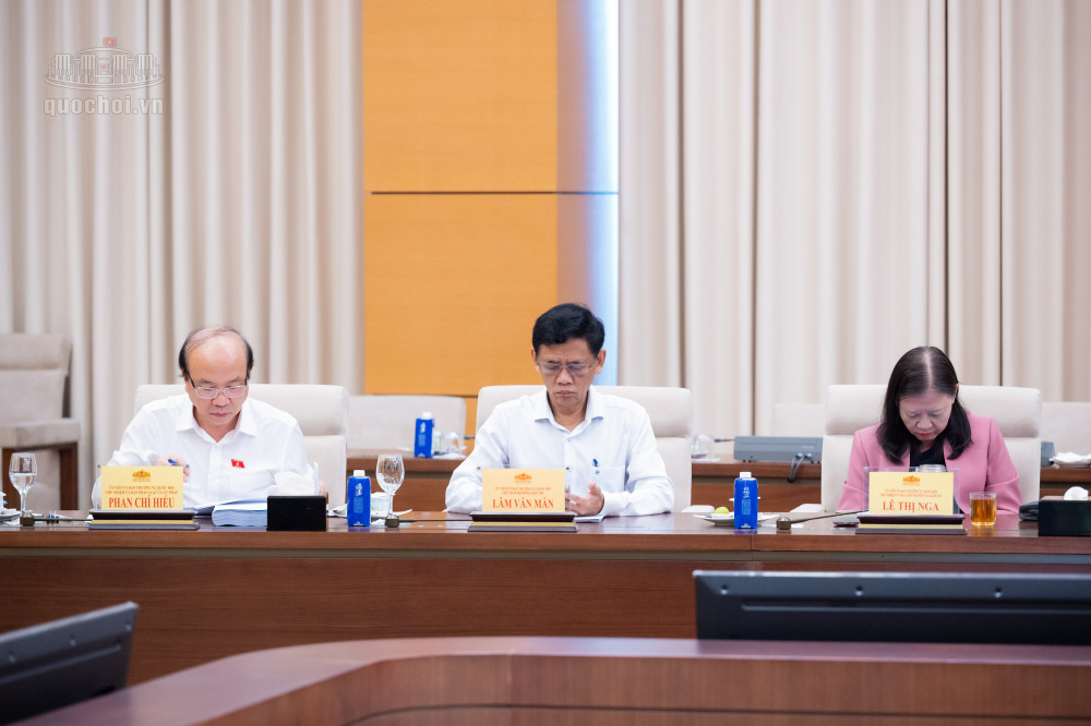 Các đại biểu tham dự Phiên họp