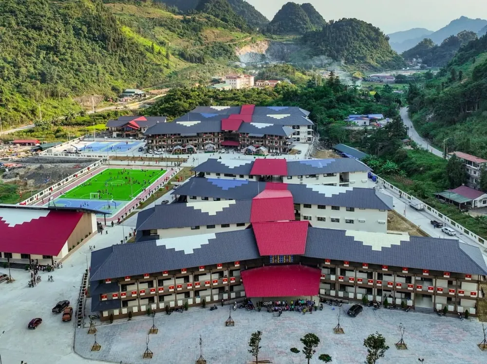 Trường Phổ thông nội trú Tiểu học và Trung học cơ sở Mường Khương, xã Mường Khương, tỉnh Lào Cai sẽ là điểm cầu trung tâm tổ chức lễ khánh thành và khai giảng năm học 2026 - 2027 trên toàn quốc