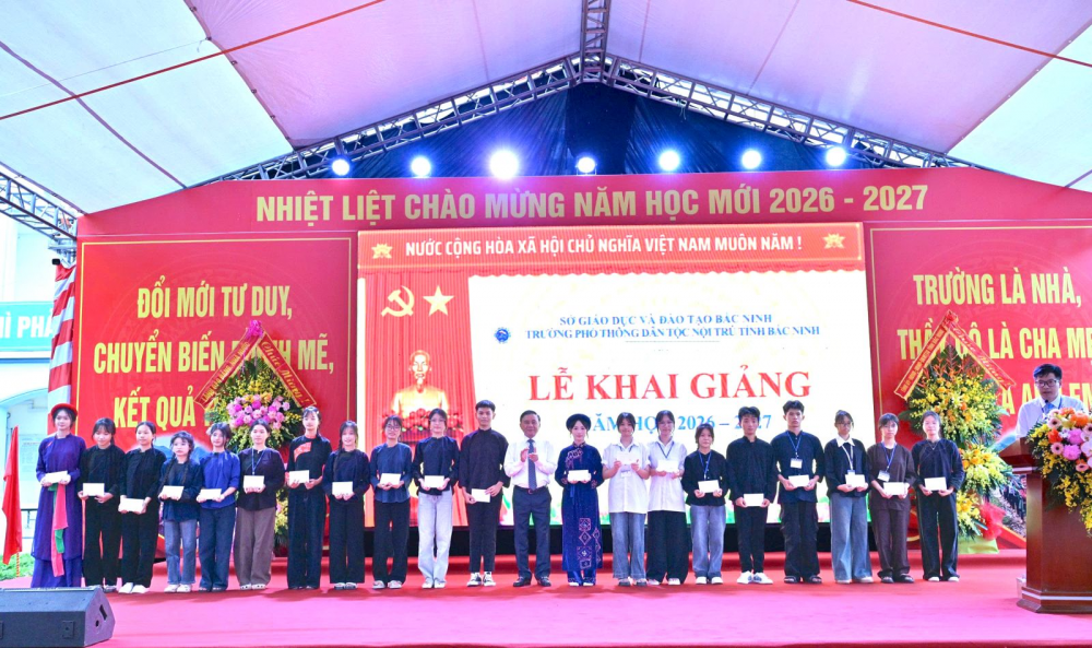 Lễ khai giảng 7