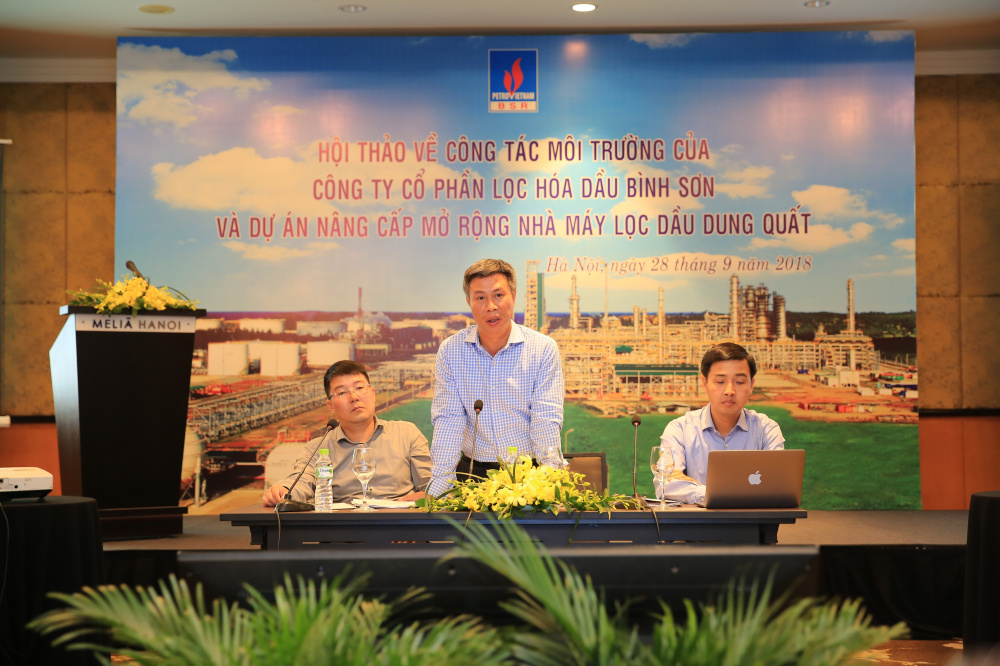 Ông Nghiêm Đức Dương, Phó Tổng giám đốc BSR kiêm Trưởng Ban QLDA NCMR NMLD Dung Quất phát biểu tại hội thảo