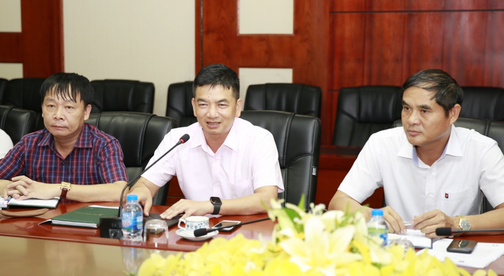 Ông Lại Mạnh Hùng - Phó giám đốc Petrolimex Quảng Ninh báo cáo kết quả kinh doanh dầu mỡ nhờn 7 tháng năm 2019