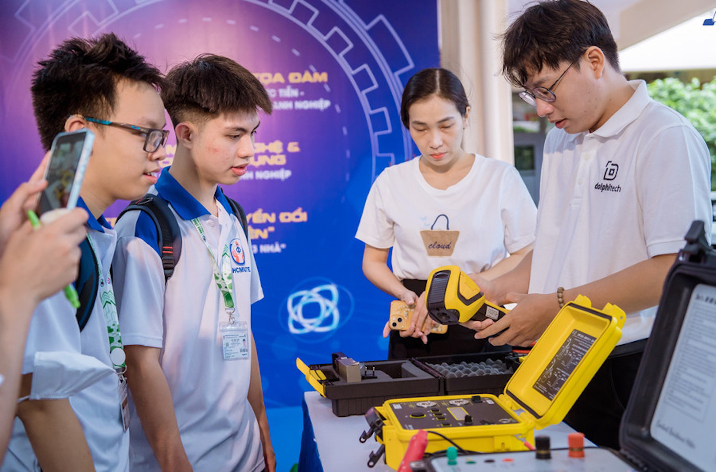 liên kết giữa các viện, trường, trung tâm kỹ thuật, doanh nghiệp