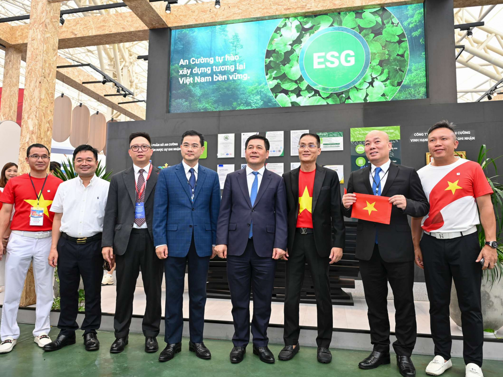 Điểm nhấn Thương hiệu quốc gia Việt Nam tạo nên bức tranh đa sắc tại Triển lãm Thành tựu Đất nước