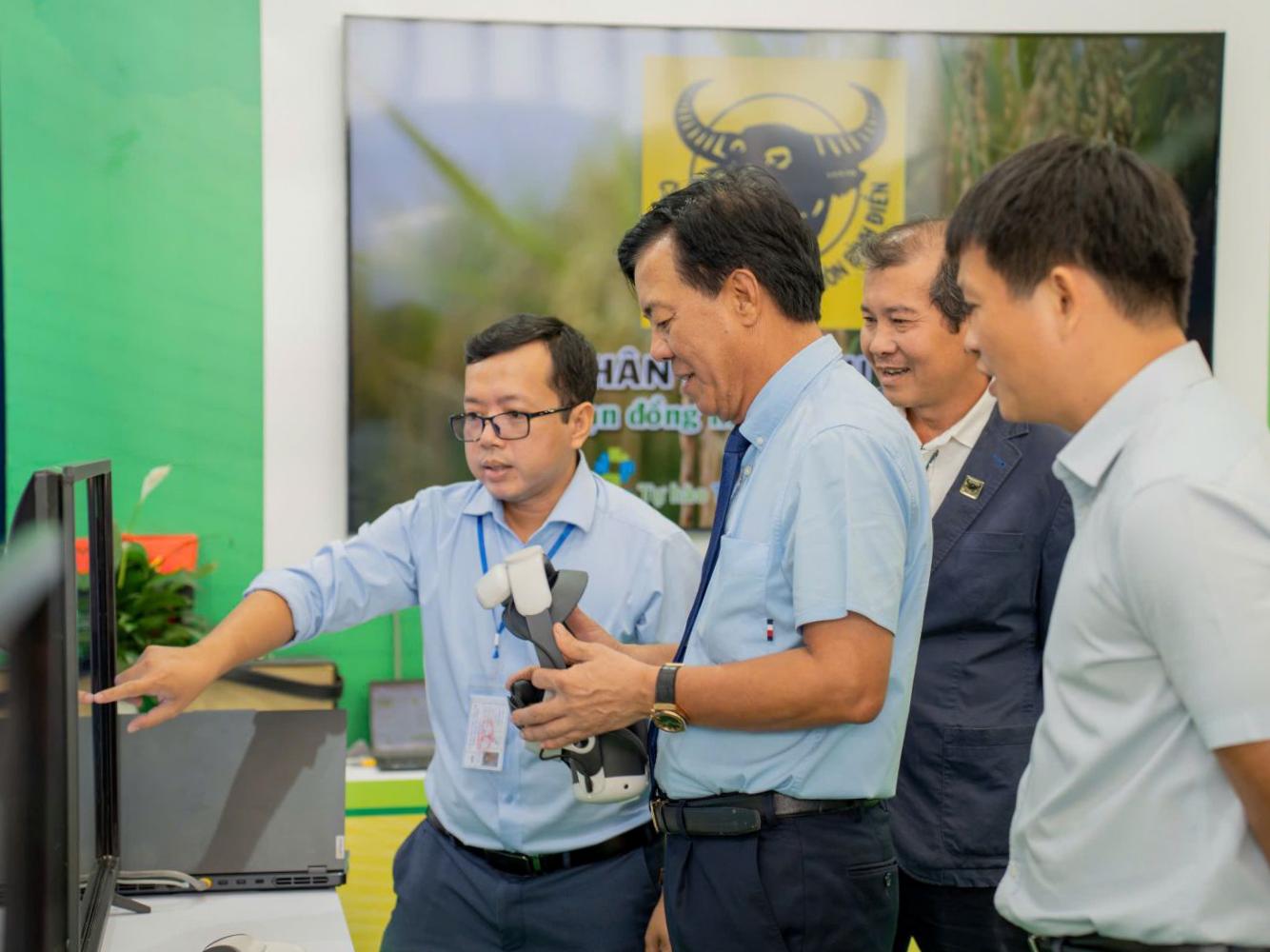 Điểm nhấn Thương hiệu quốc gia Việt Nam tạo nên bức tranh đa sắc tại Triển lãm Thành tựu Đất nước