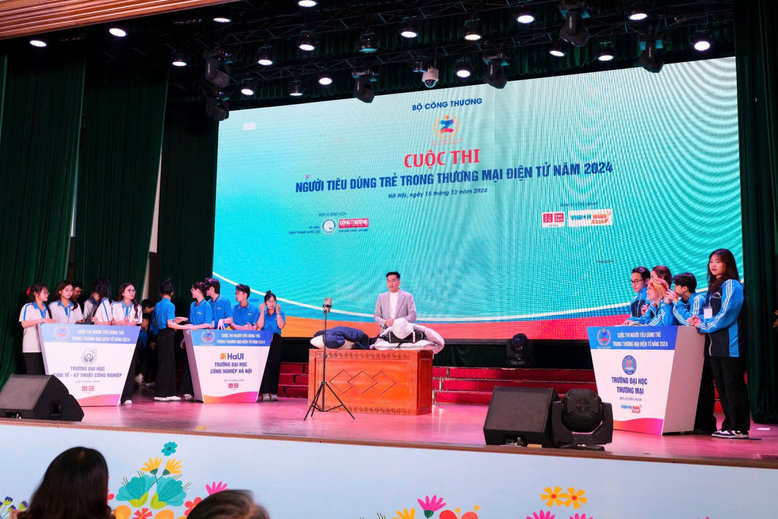 Cuộc thi “Người tiêu dùng trẻ trong thương mại điện tử”