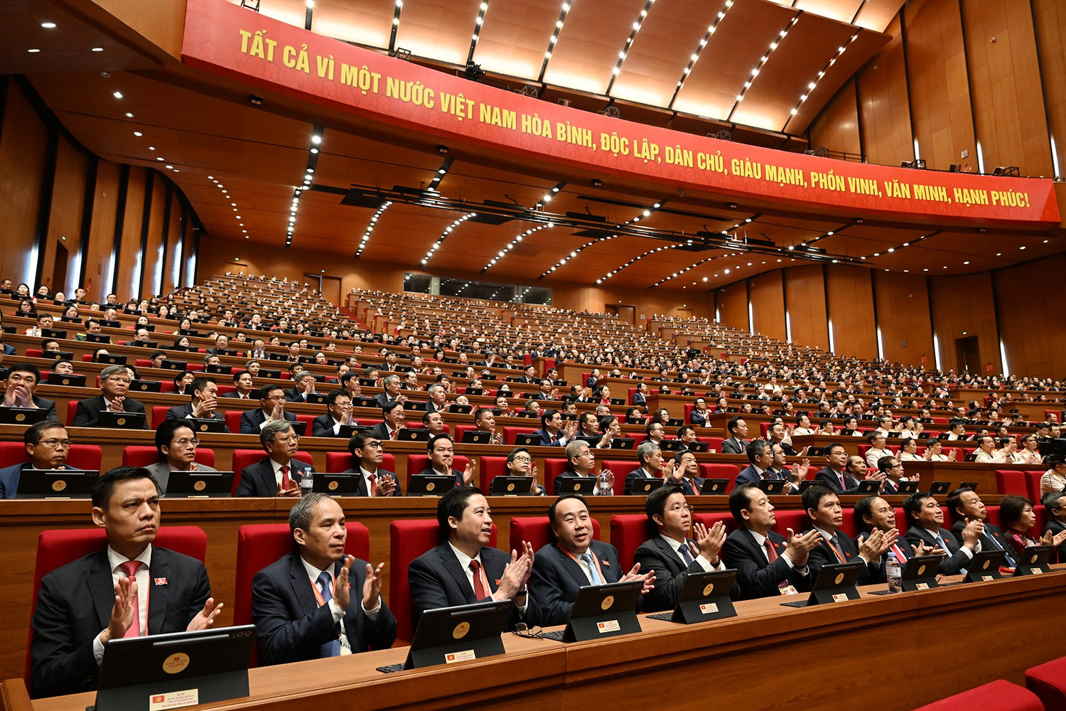 Toàn cảnh phiên khai mạc Đại hội XIV của Đảng.