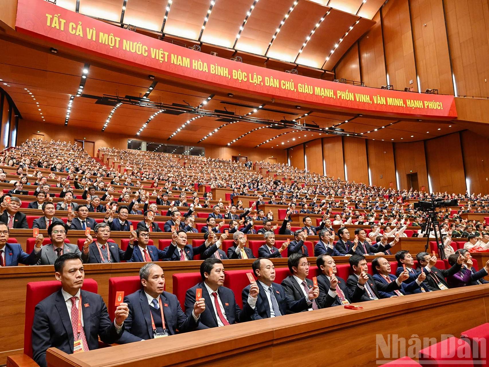 TIẾN LÊN! TOÀN THẮNG ẮT VỀ TA!