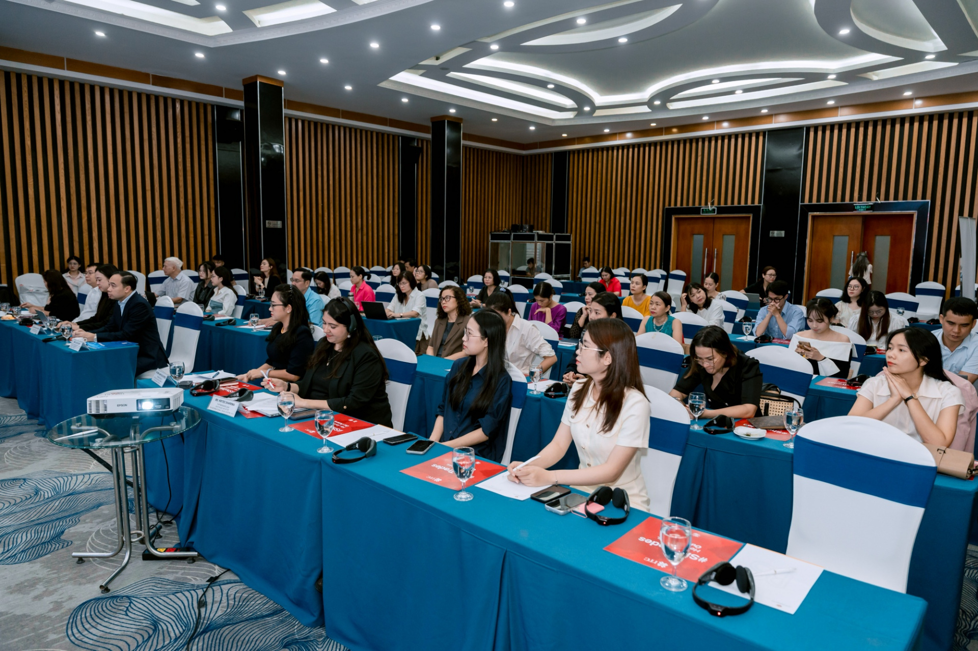 hội thảo “Nâng cao năng lực xuất khẩu của doanh nghiệp Việt Nam thông qua xúc tiến thương mại, xây dựng thương hiệu và tuân thủ thương mại toàn cầu”
