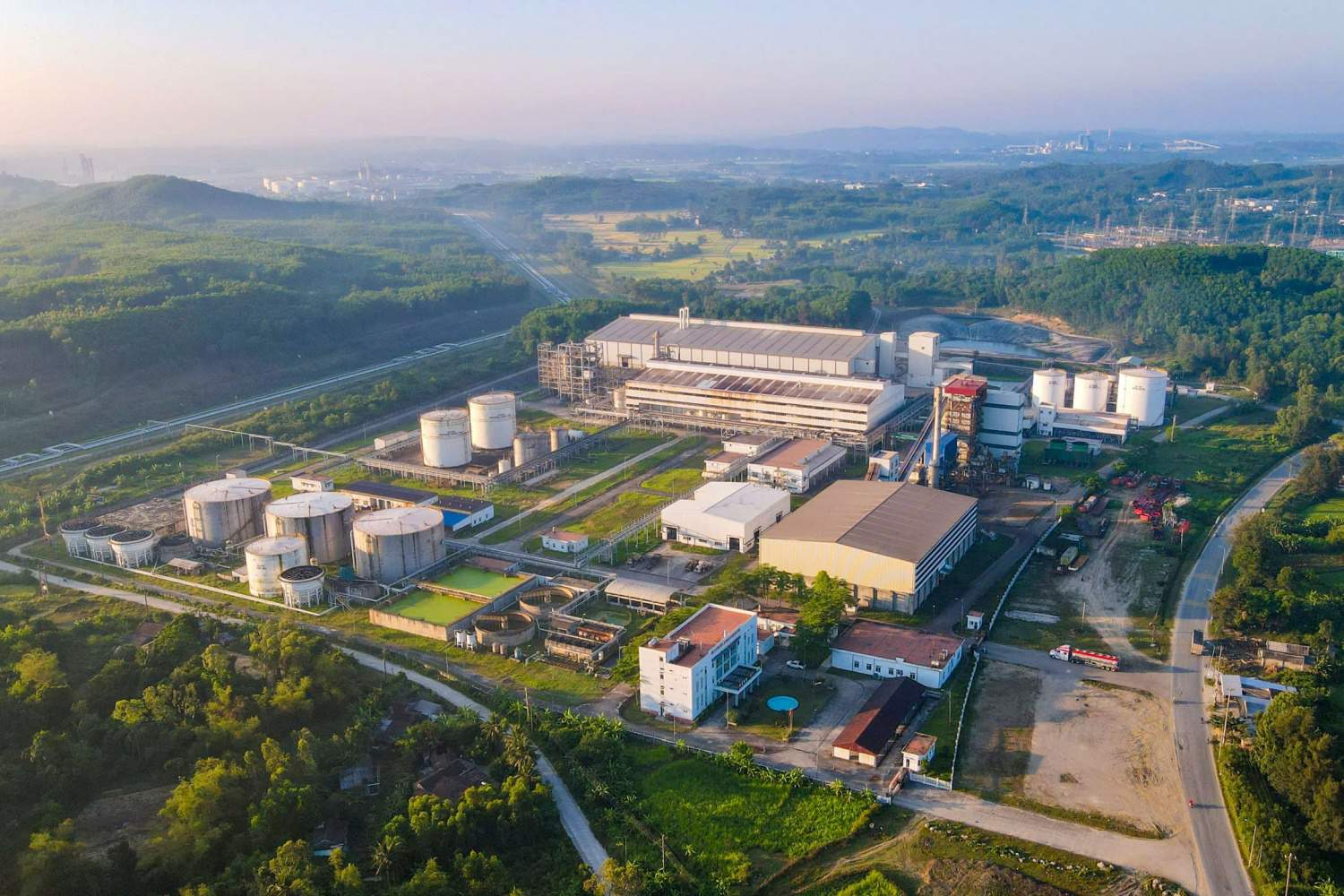 nhà máy lọc dầu