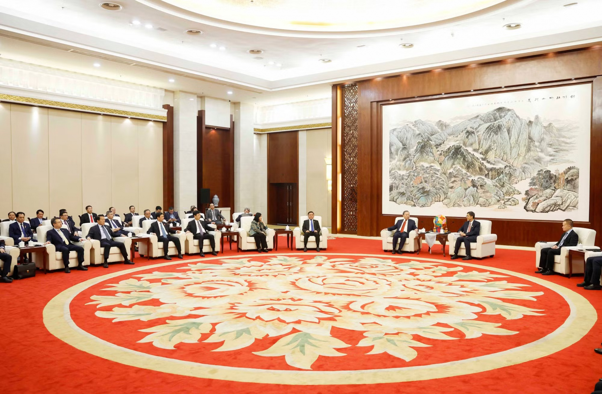 đồng chí Trần Cương, Ủy viên Trung ương Đảng, Bí thư khu ủy Khu tự trị dân tộc Choang Quảng Tây