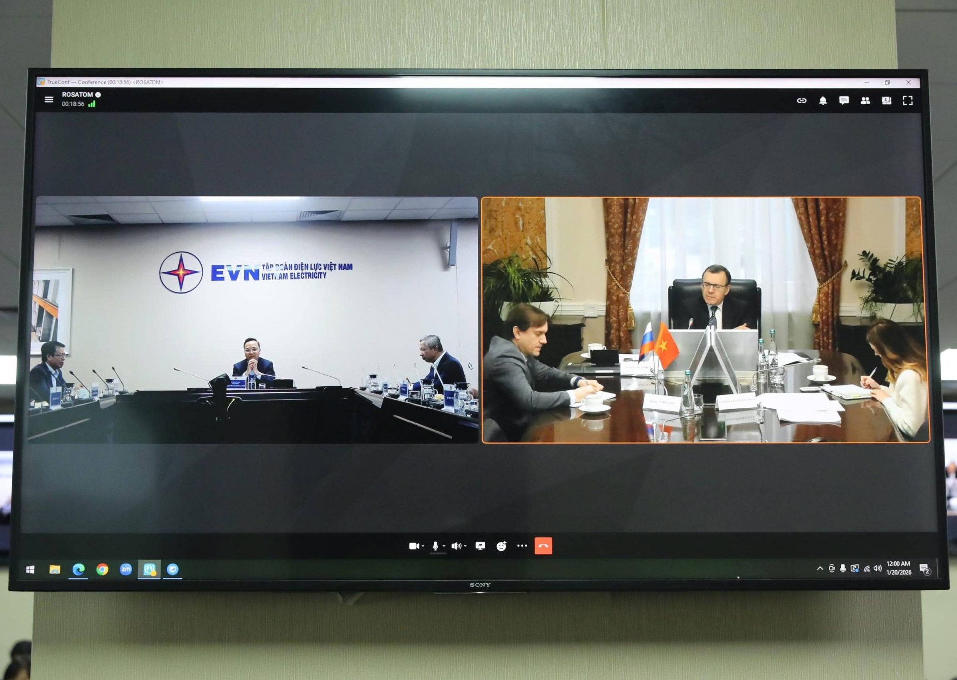 Sau nhiều vòng đàm phán, Chính phủ Việt Nam và Liên bang Nga đã thống nhất và ký kết Hiệp định về hợp tác xây dựng Nhà máy điện hạt nhân trên lãnh thổ nước CHXHCN Việt Nam.