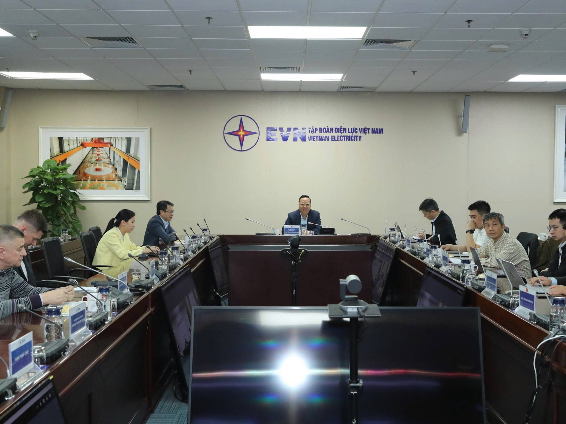 Sau nhiều vòng đàm phán, Chính phủ Việt Nam và Liên bang Nga đã thống nhất và ký kết Hiệp định về hợp tác xây dựng Nhà máy điện hạt nhân trên lãnh thổ nước CHXHCN Việt Nam.