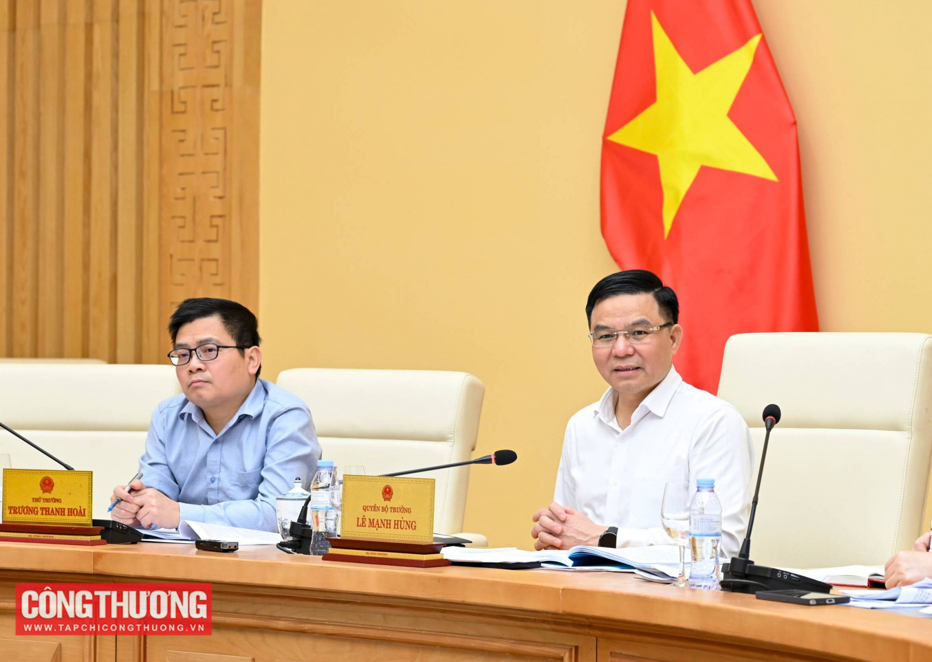 Bộ trưởng Bộ Công Thương Lê Mạnh Hùng làm việc với Cục Công nghiệp về các giải pháp chiến lược thực hiện mục tiêu tăng trưởng 2 con số trong lĩnh vực công nghiệp