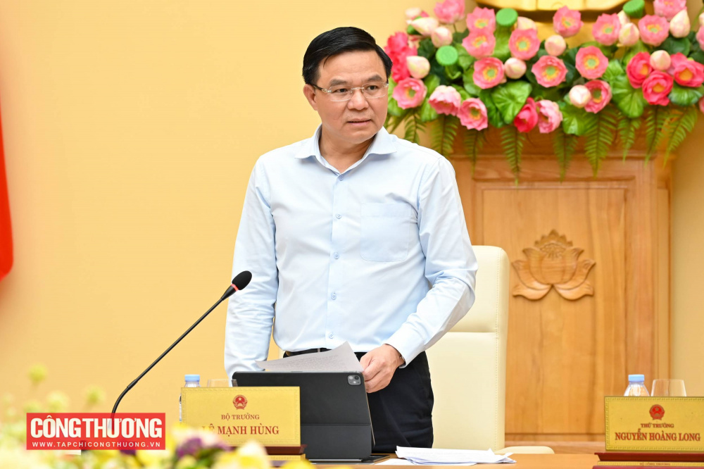 Bộ trưởng Lê Mạnh Hùng