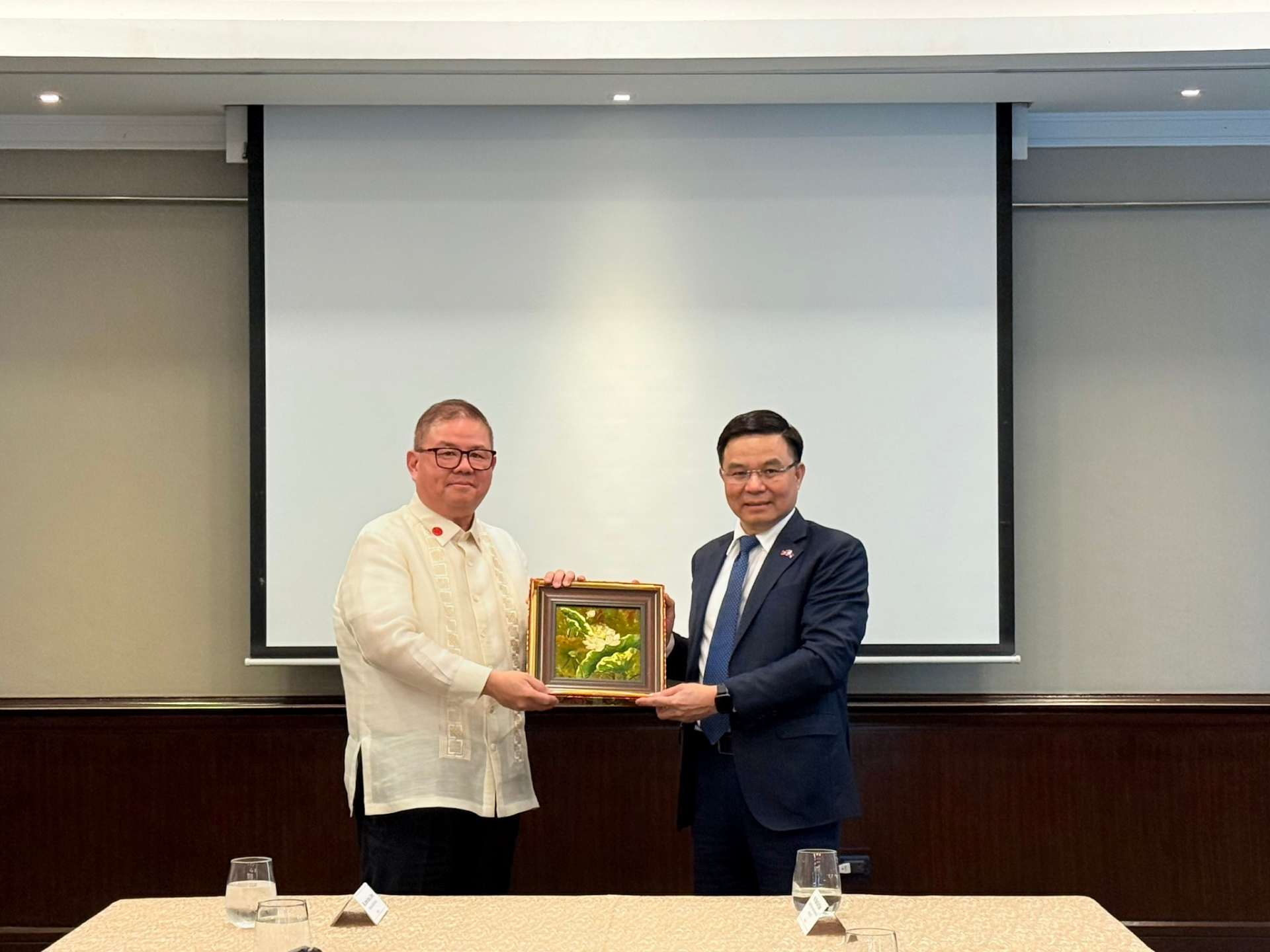 Các hoạt động của Bộ trưởng Lê Mạnh Hùng tham gia Đoàn công tác thăm Philippines của Tổng Bí thư, Chủ tịch nước Tô Lâm