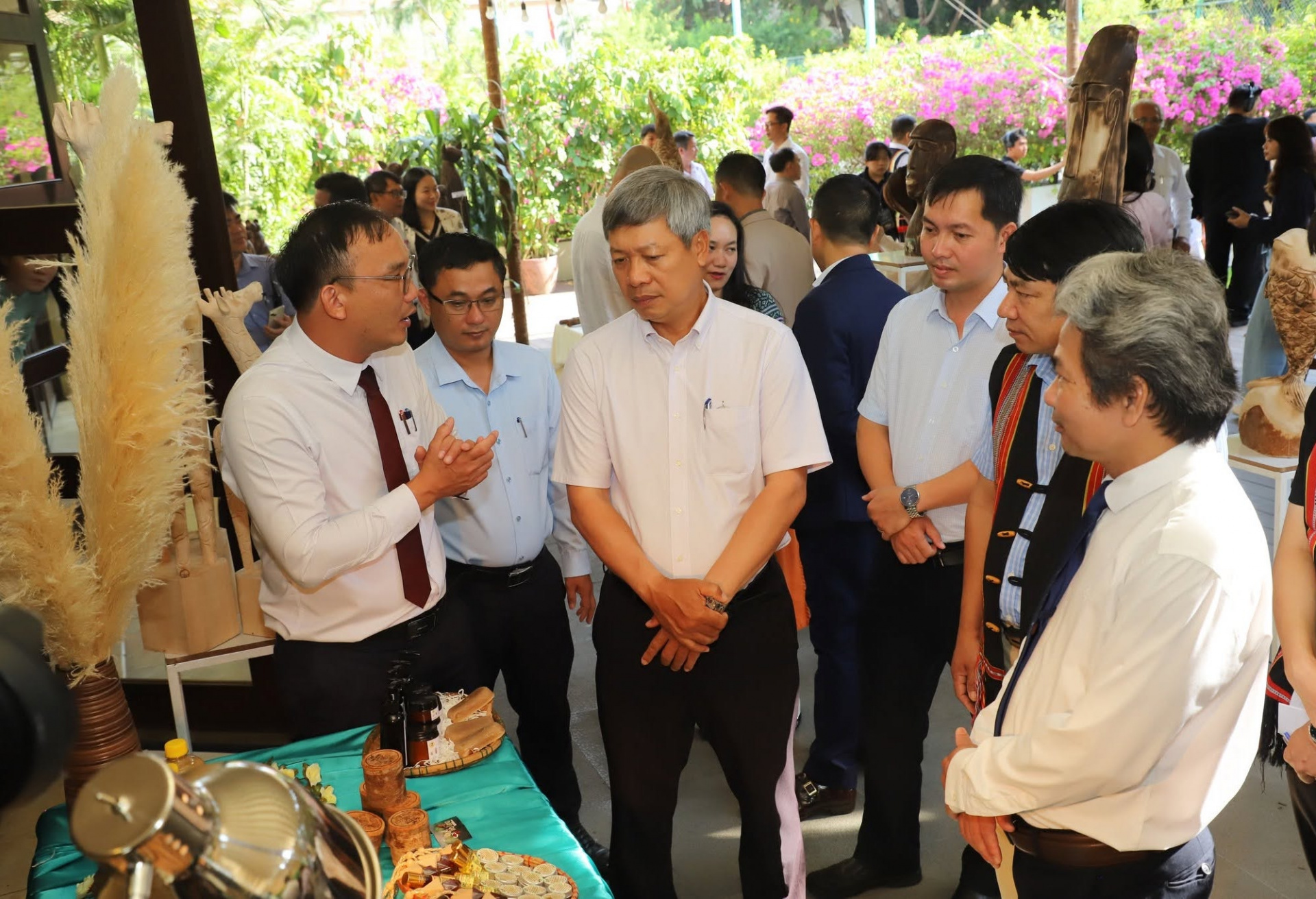 ký kết