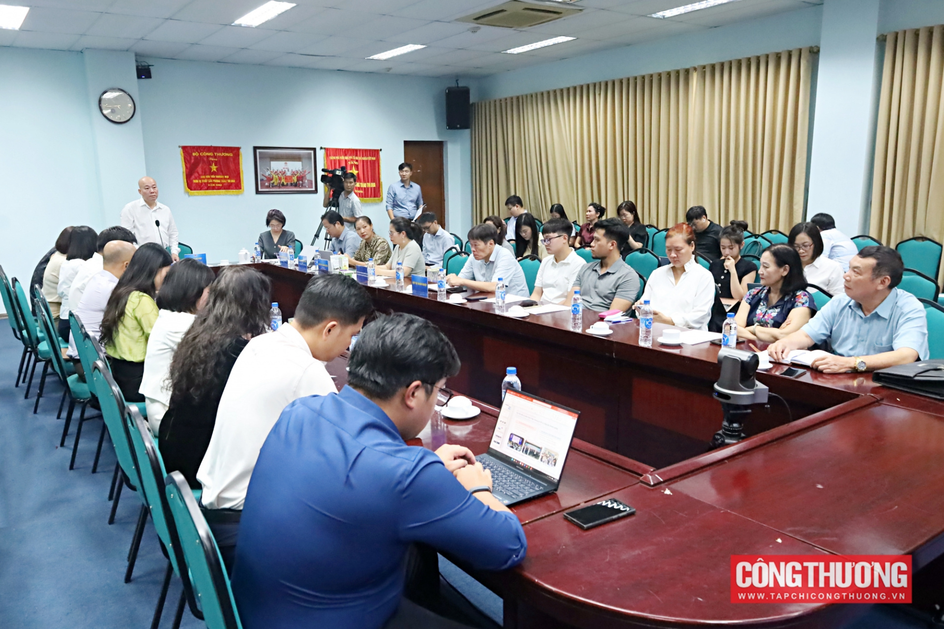 Khai phá thị trường Halal toàn cầu: Từ "nút thắt" chứng nhận đến chiến lược xuất khẩu bền vững cho hàng Việt