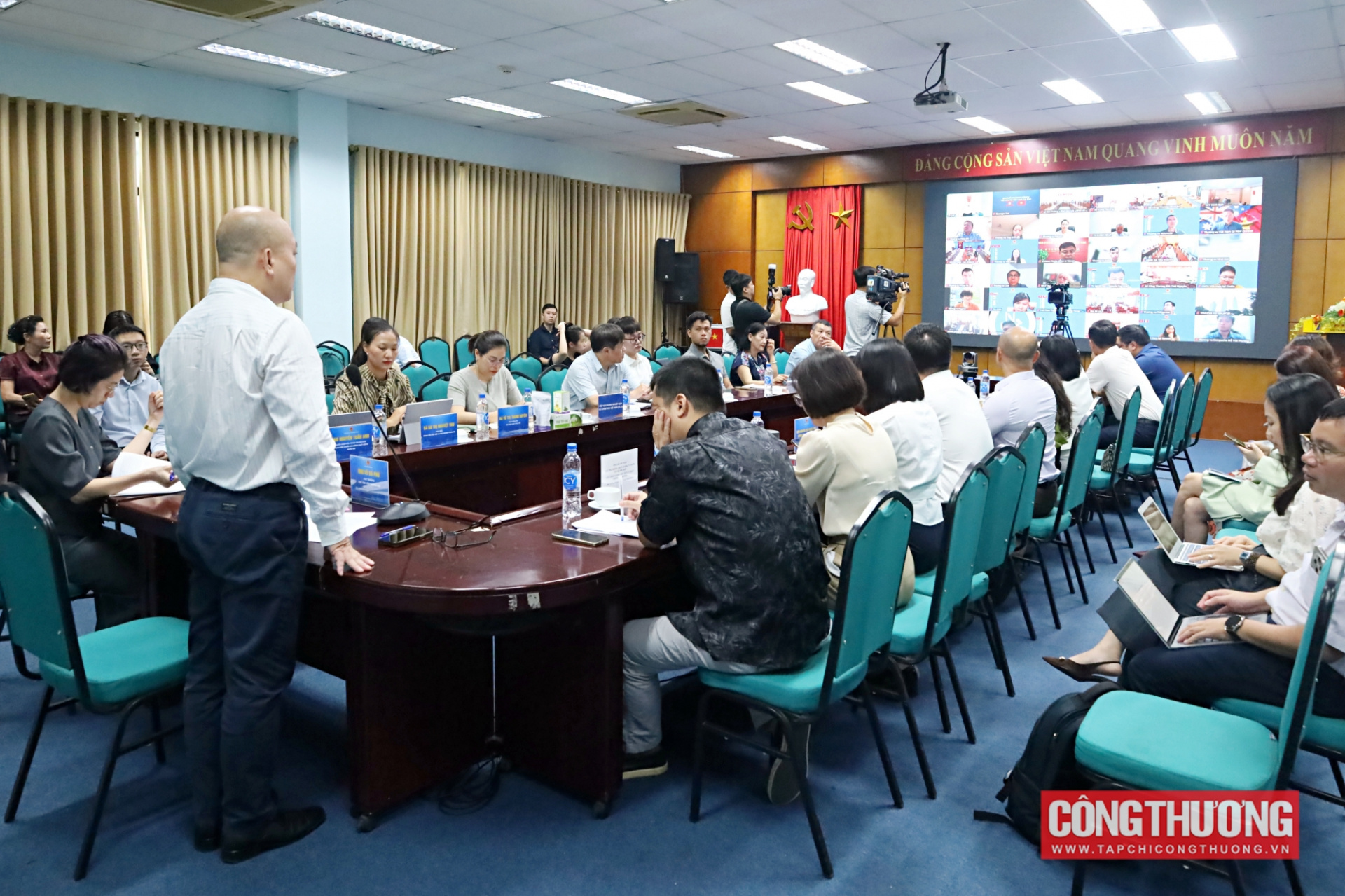 Khai phá thị trường Halal toàn cầu: Từ "nút thắt" chứng nhận đến chiến lược xuất khẩu bền vững cho hàng Việt