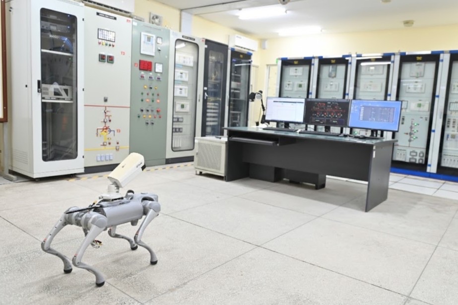 Robot AI tuần canh trạm biến áp 110kV Thanh Xuân